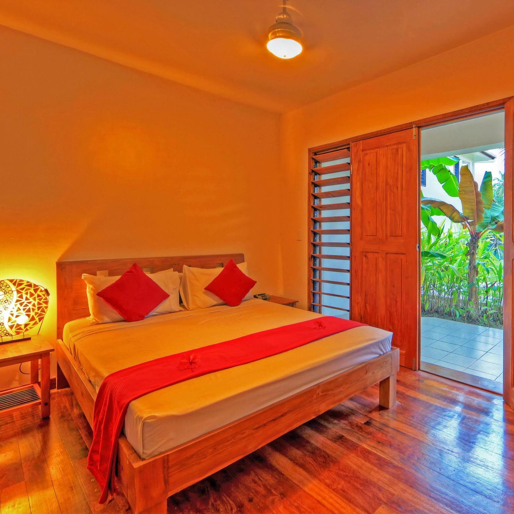Tropicana Lagoon Apartments Port Vila Eksteriør billede