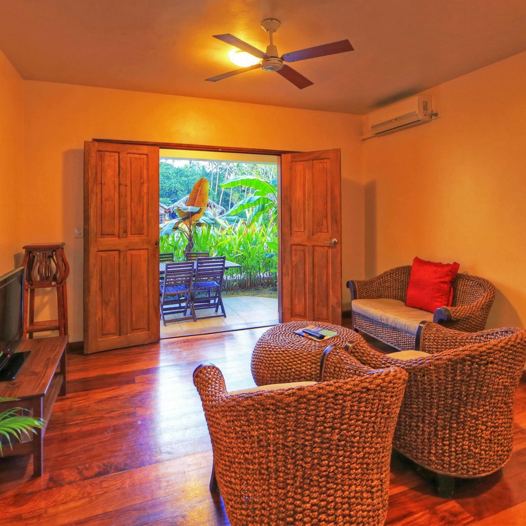 Tropicana Lagoon Apartments Port Vila Eksteriør billede